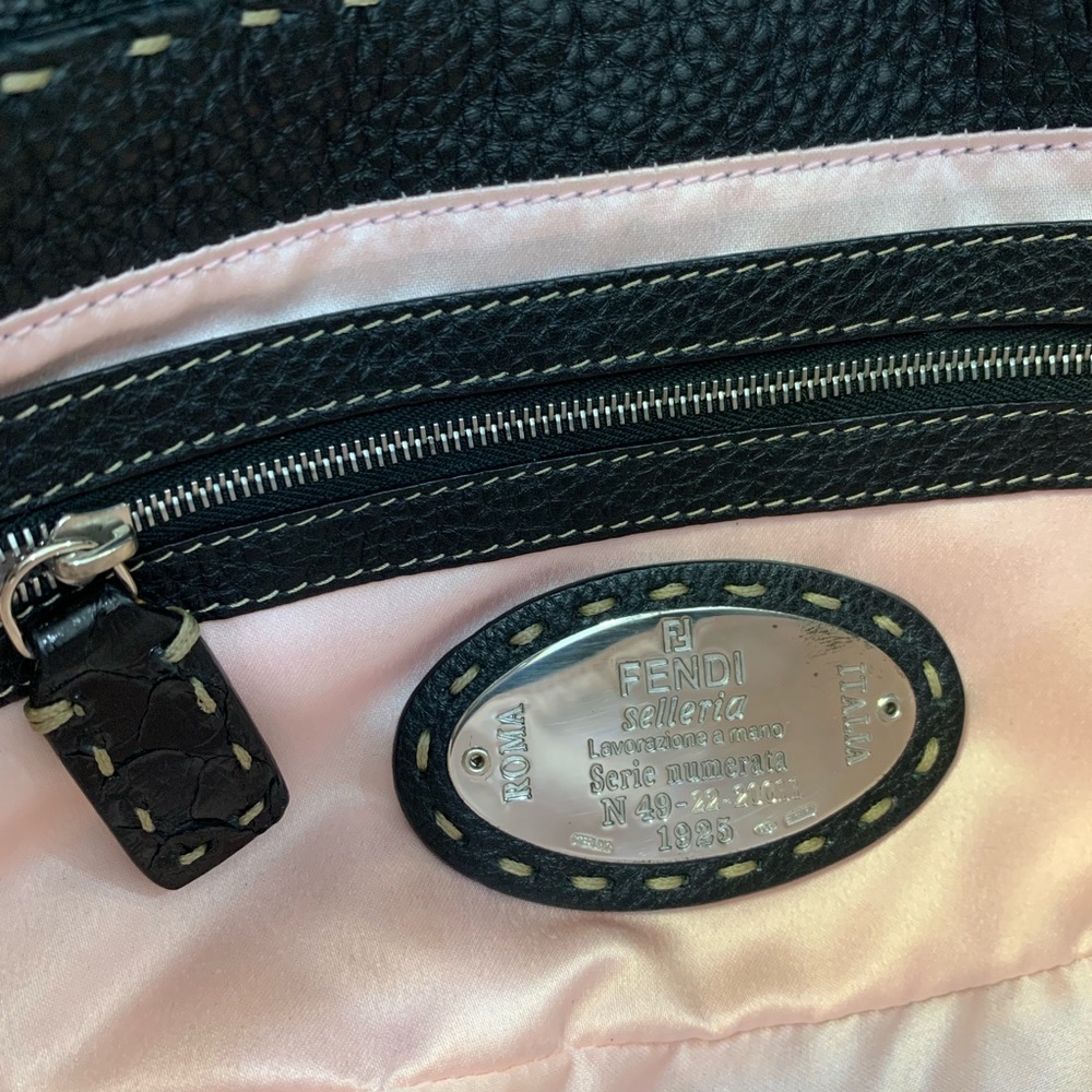 LN FENDI beaded baguette handbag - Picture 4 of 8